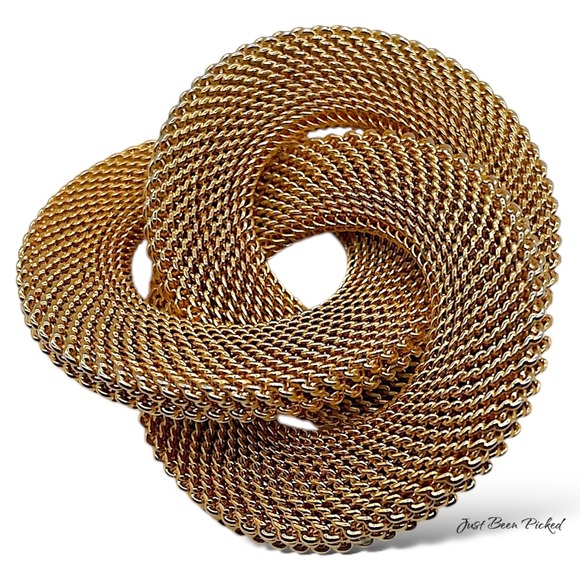 The Unbranded Brand Jewelry - Vintage Brooch Mesh Chain Swirl Interlocking Circle Gold Tone